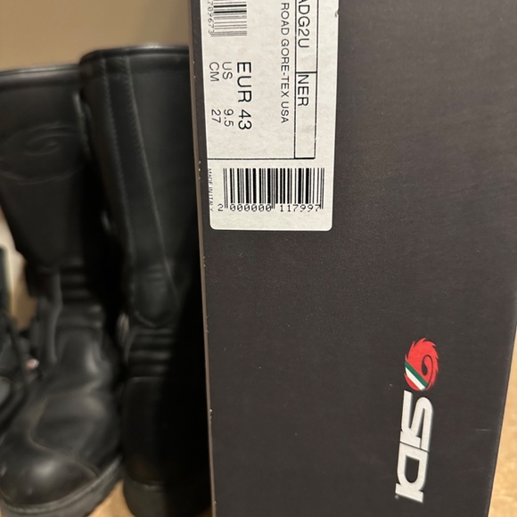 SOLD on EBAY.      SIDI on-road motorcycle boot GORETEX waterproof - Picture 2 of 7